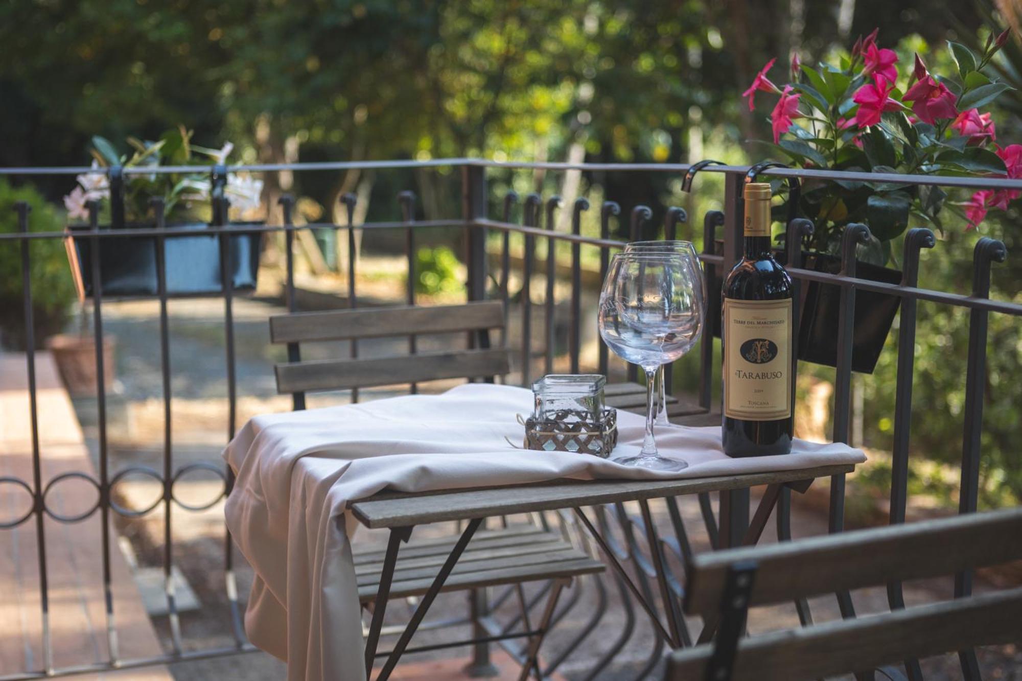 Podere San Filippo B&B-Apartment-Pet Friendly-Rent Bike And Bike Friendly Бибона Стая снимка