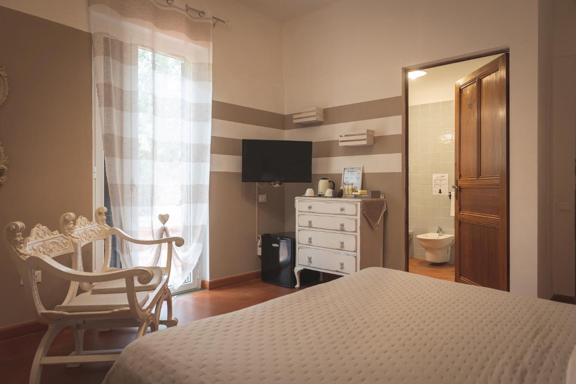 Podere San Filippo B&B-Apartment-Pet Friendly-Rent Bike And Bike Friendly Бибона Екстериор снимка