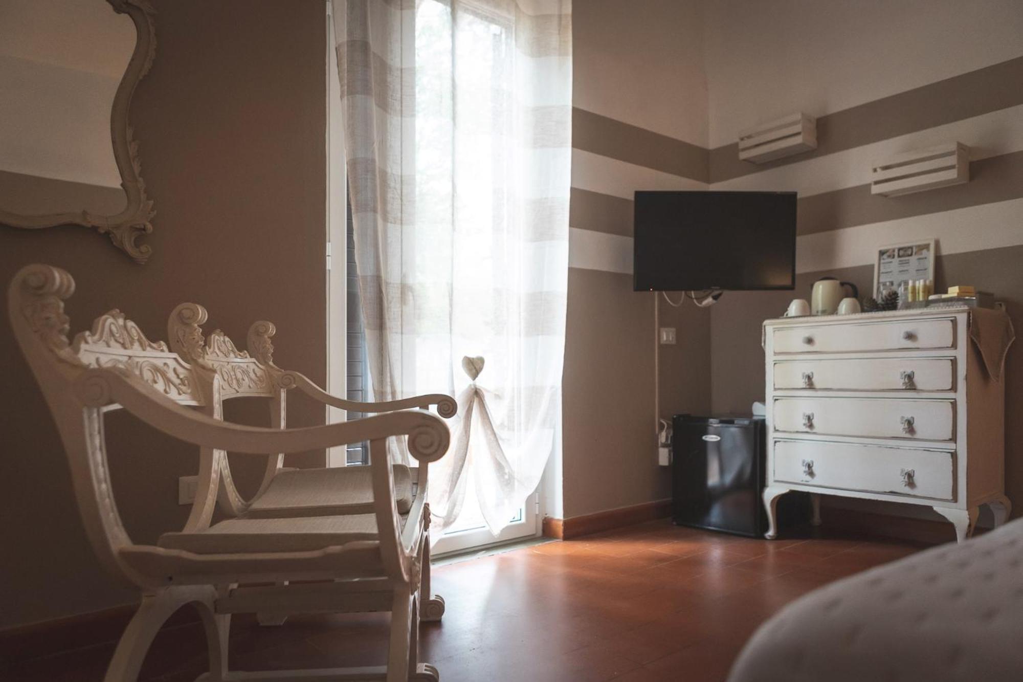 Podere San Filippo B&B-Apartment-Pet Friendly-Rent Bike And Bike Friendly Бибона Стая снимка
